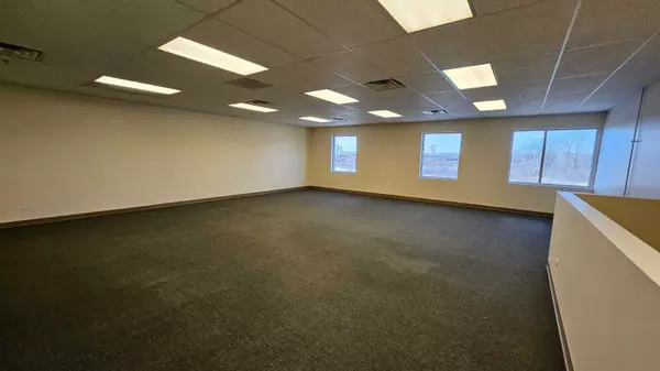 Aurora, IL 60502,1585 Beverly CT #122