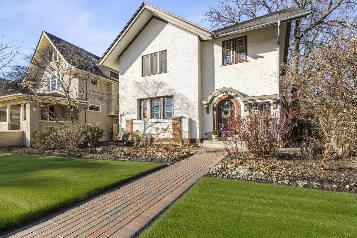 Oak Park, IL 60302,519 N Elmwood AVE