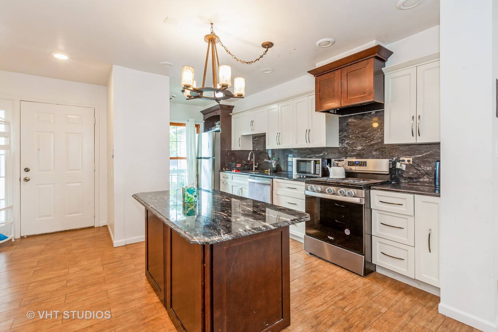 Naperville, IL 60565,1820 Shetland RD