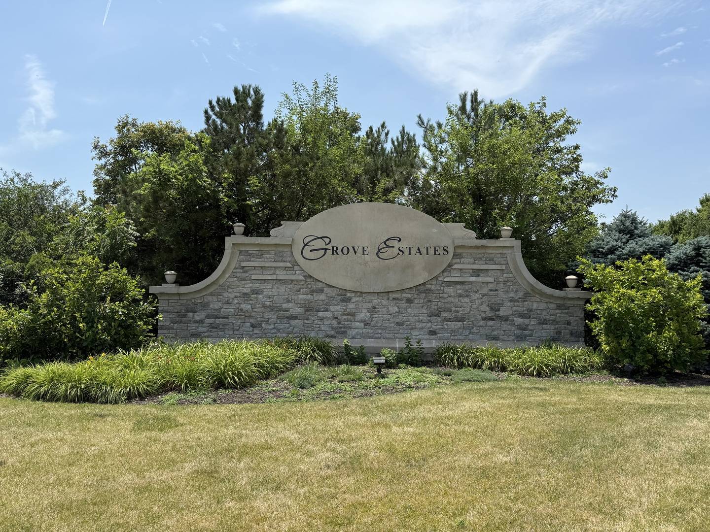 7077 Fitkins DR, Oswego, IL 60543