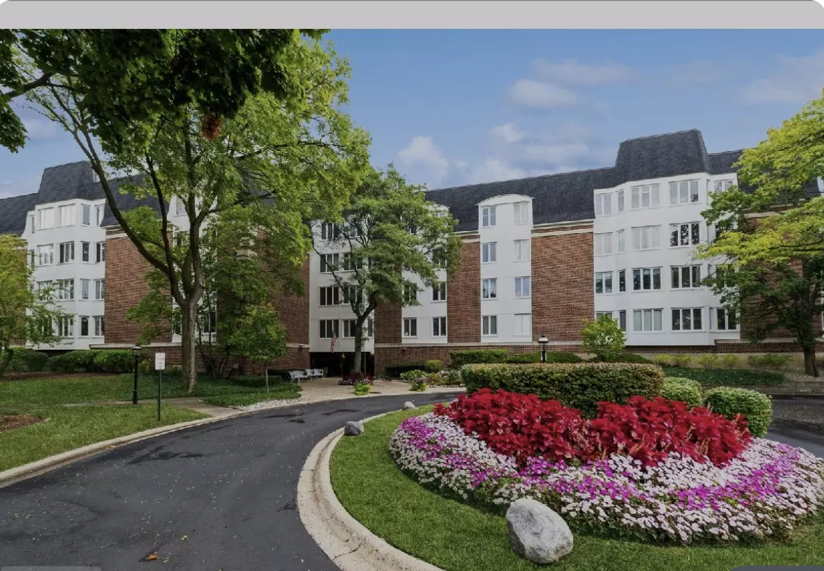 Buffalo Grove, IL 60089,200 Lake BLVD #407