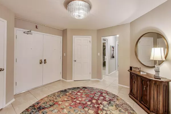 Buffalo Grove, IL 60089,200 Lake BLVD #407
