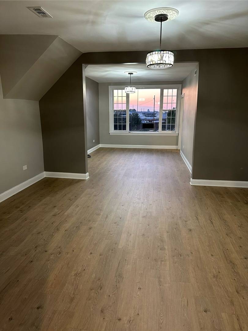 Chicago, IL 60632,4621 S Archer AVE #3
