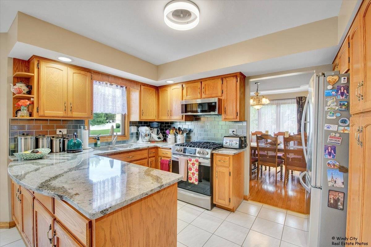 Mokena, IL 60448,9820 Giles DR