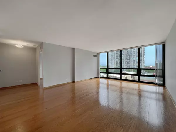 Chicago, IL 60614,1636 N Wells ST #707