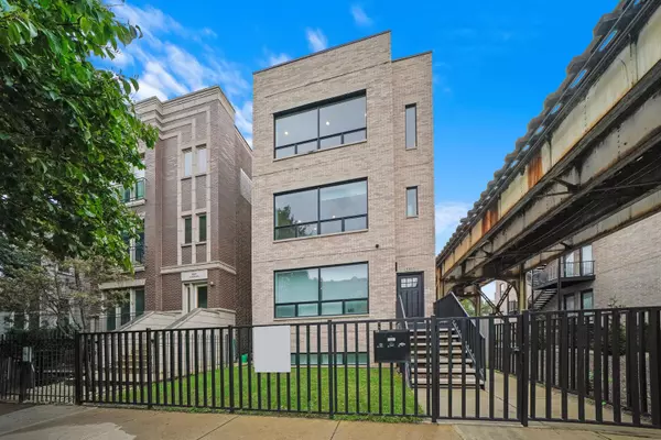 3415 N Bosworth AVE #3, Chicago, IL 60657