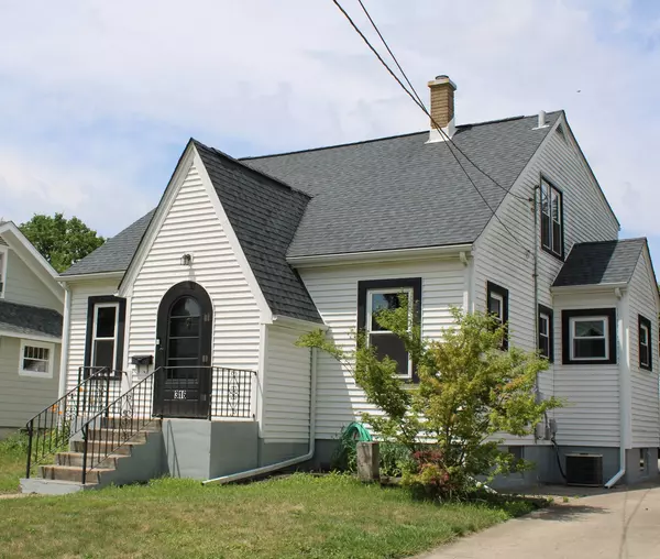 Elgin, IL 60123,316 Marguerite ST