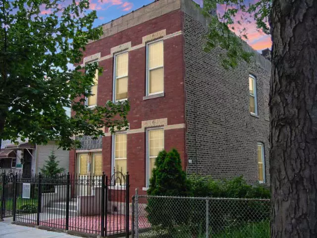 2148 W Erie ST, Chicago, IL 60612