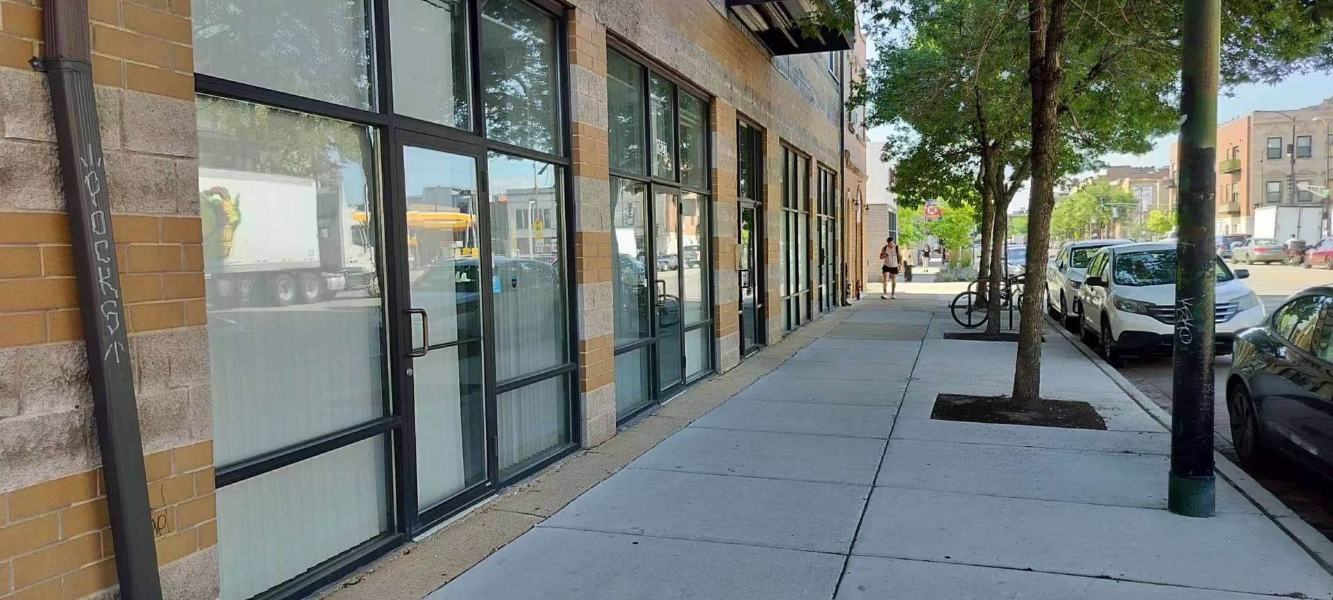Chicago, IL 60647,1627 N Western AVE