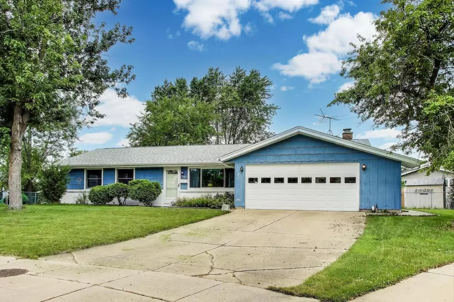 1107 Lela CT, Schaumburg, IL 60193
