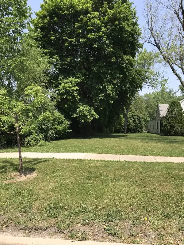 1326 W Central RD, Mount Prospect, IL 60056
