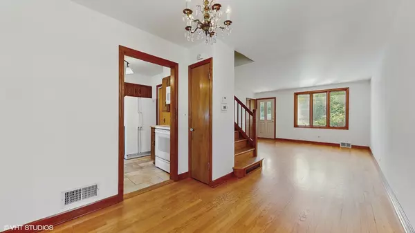 Skokie, IL 60077,8147 Laramie AVE