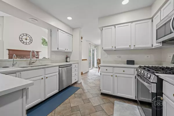 Arlington Heights, IL 60004,2023 N Stanton CT