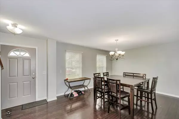 Joliet, IL 60431,1112 Kim CT