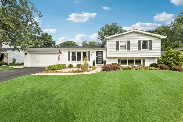 4031 Roslyn RD, Downers Grove, IL 60515