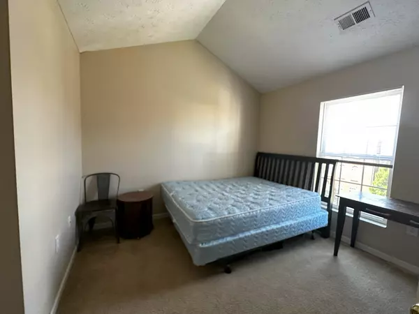 Urbana, IL 61801,1903 N Lincoln AVE #303