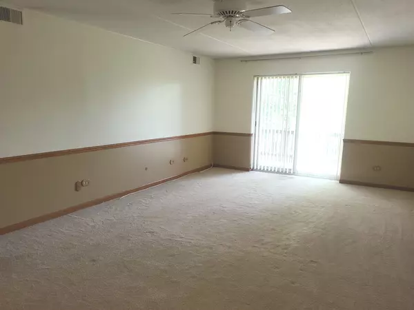 Downers Grove, IL 60515,505 Redondo DR #108