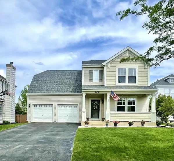 749 S Vintage LN, Round Lake, IL 60073
