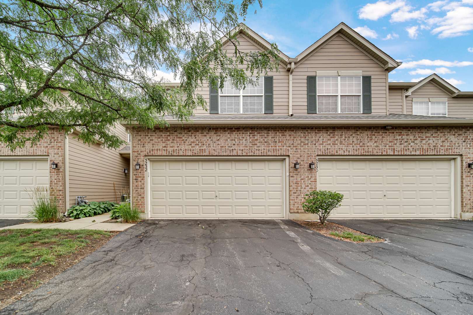 5232 Cobblers XING, Mchenry, IL 60050
