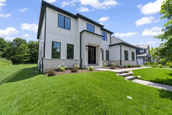 7213 Daybreak LN, Long Grove, IL 60060