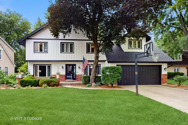 6432 Berkshire CT, Lisle, IL 60532