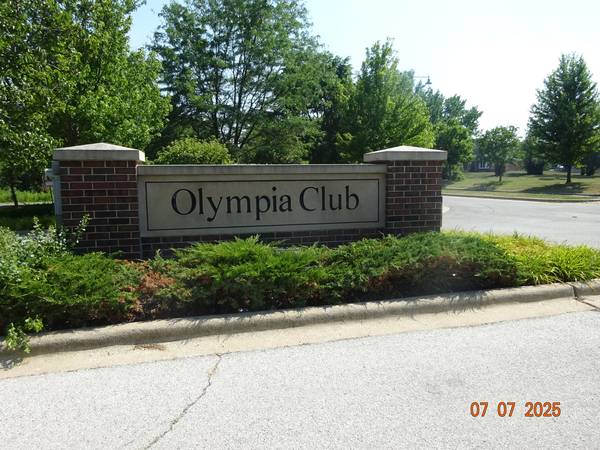 20015 Delphi DR, Olympia Fields, IL 60461
