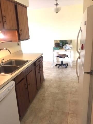Schaumburg, IL 60193,300 Roselle RD #419