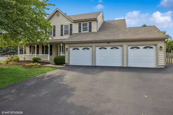 732 Green Castle CT, West Dundee, IL 60118