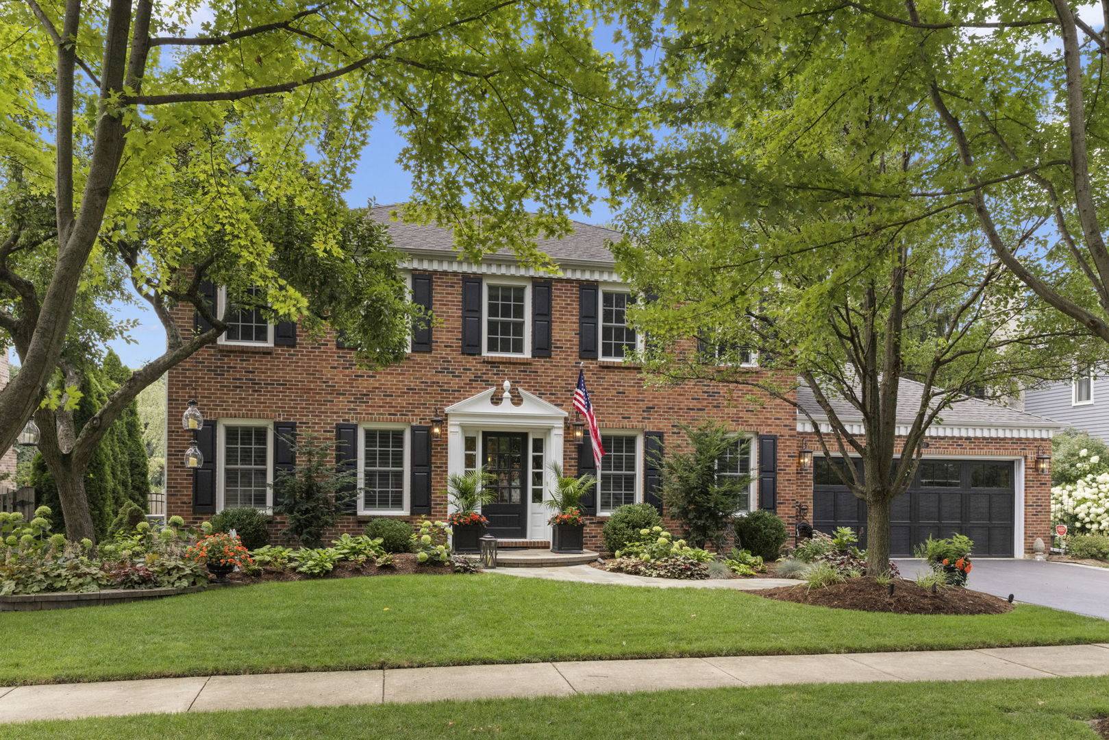1563 Abbotsford DR, Naperville, IL 60563