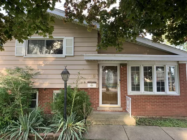 19 N Addison RD, Villa Park, IL 60181