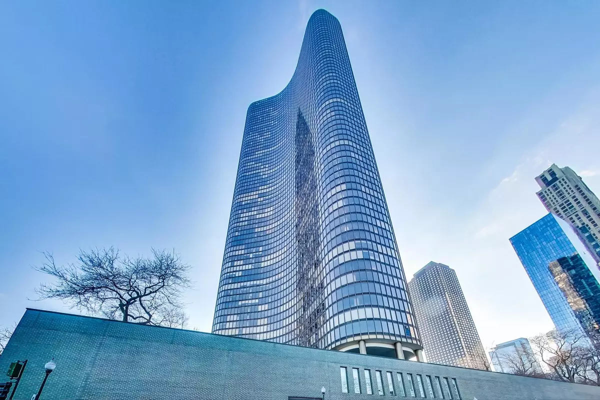 Chicago, IL 60611,505 N LAKE SHORE DR #5104-5