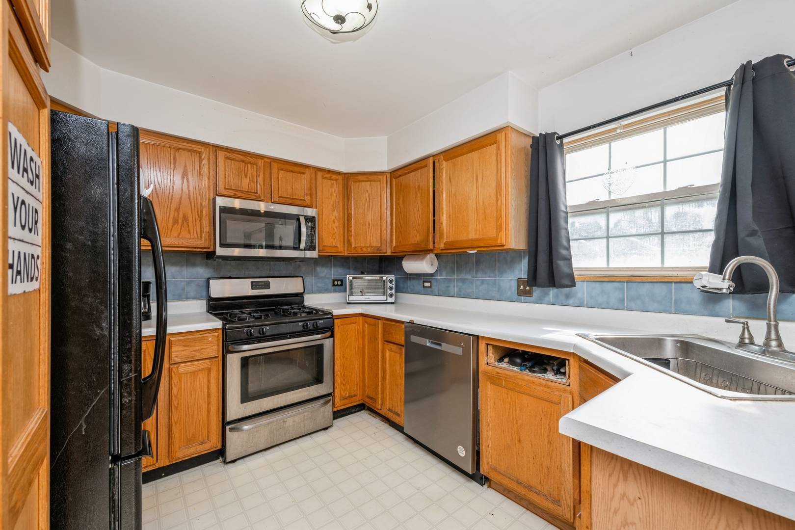 Antioch, IL 60002,763 Highview CT