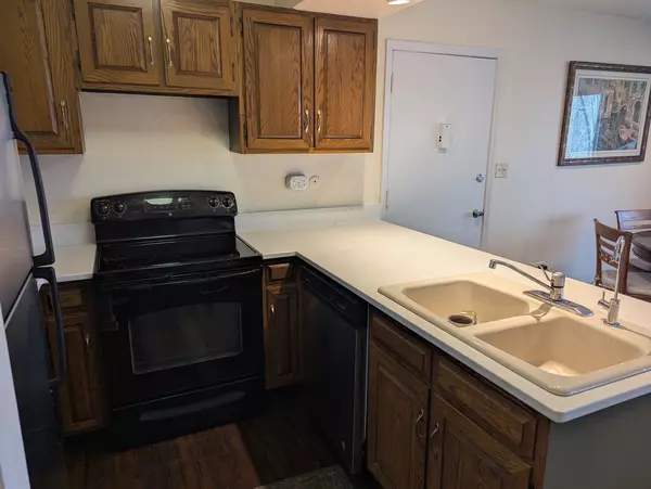 Lisle, IL 60532,5529 E Lake DR #F