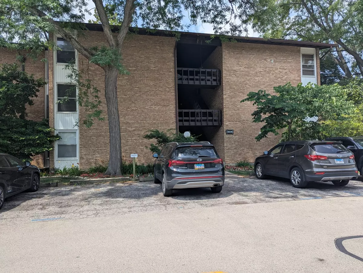 Lisle, IL 60532,5529 E Lake DR #F