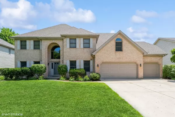1311 Ada LN, Naperville, IL 60540