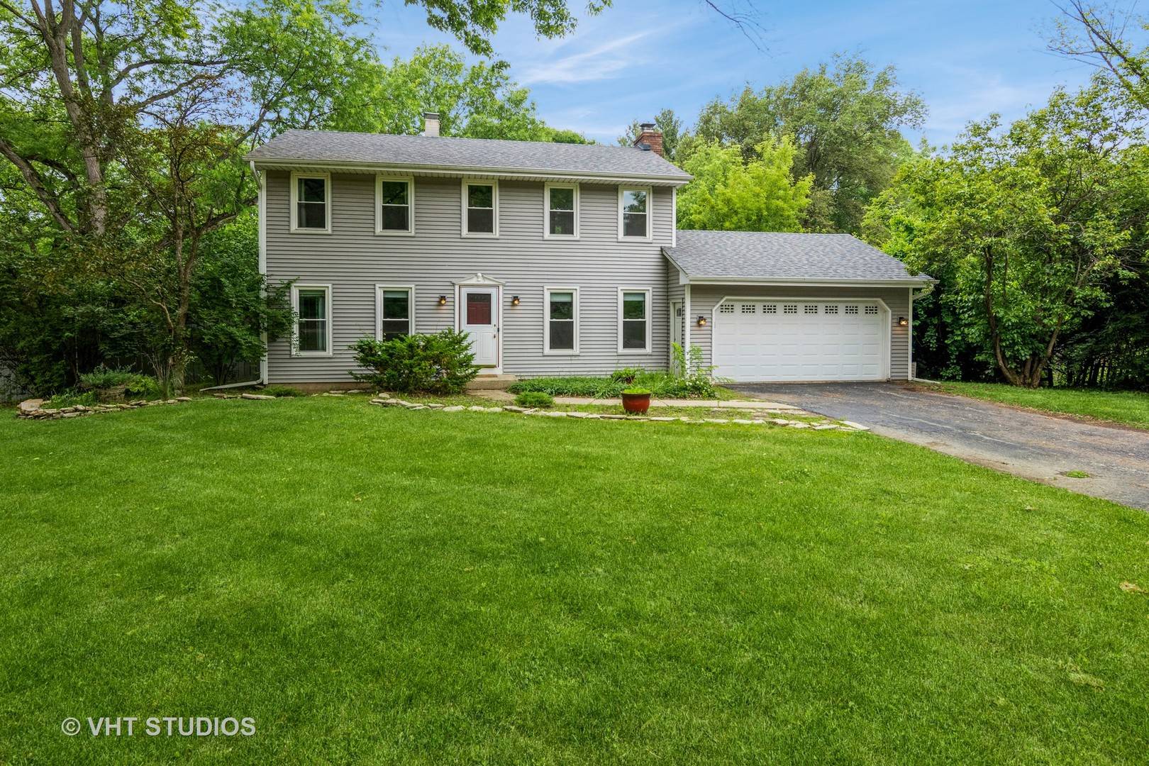 41W058 Colson DR, St. Charles, IL 60175