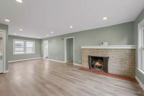 Villa Park, IL 60181,944 S Harvard AVE
