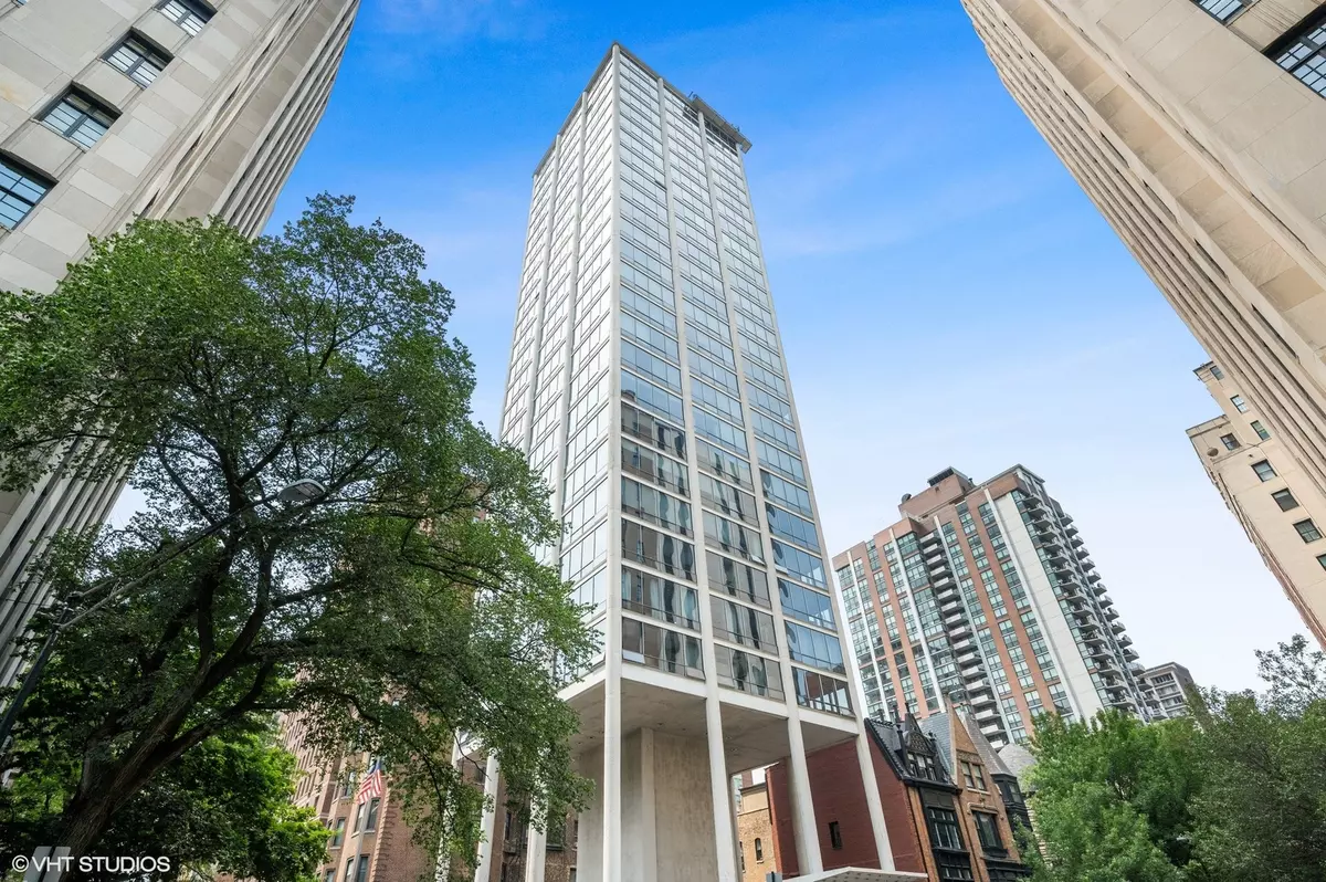Chicago, IL 60610,1300 N Astor ST #8B