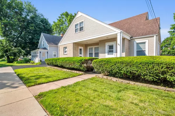 501 S 12th AVE, St. Charles, IL 60174
