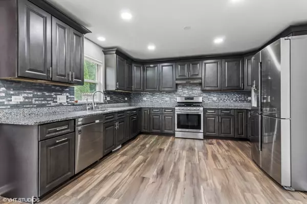 West Chicago, IL 60185,1110 Natalie DR