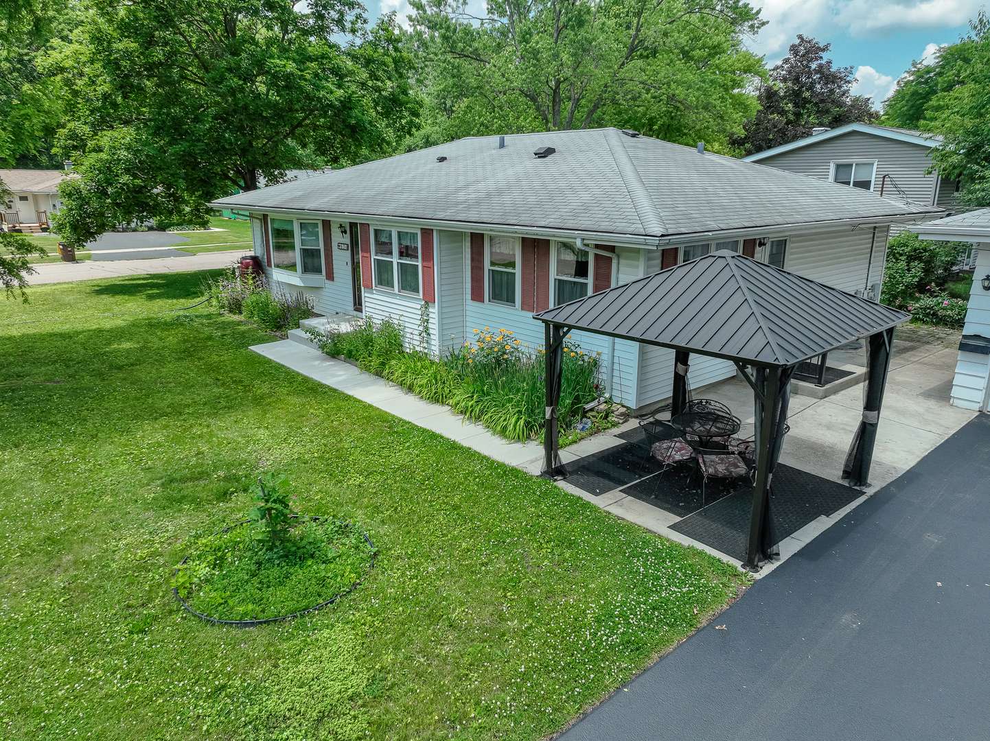 Woodstock, IL 60098,630 Stewart AVE