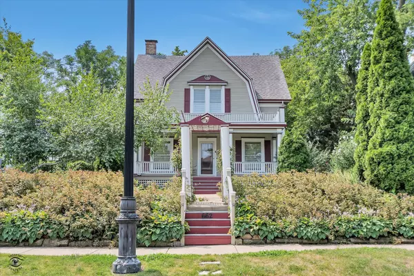 662 Glenwood AVE, Joliet, IL 60435
