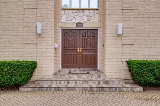 Glencoe, IL 60022,Address not disclosed