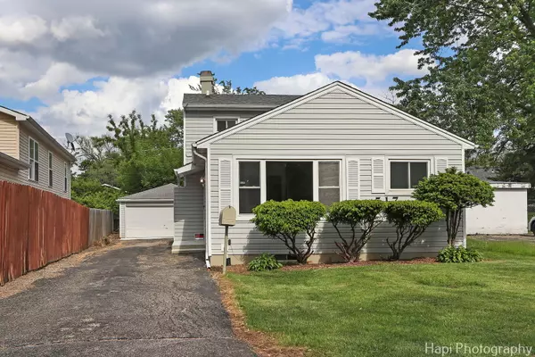 517 Grandview DR, Round Lake Park, IL 60073