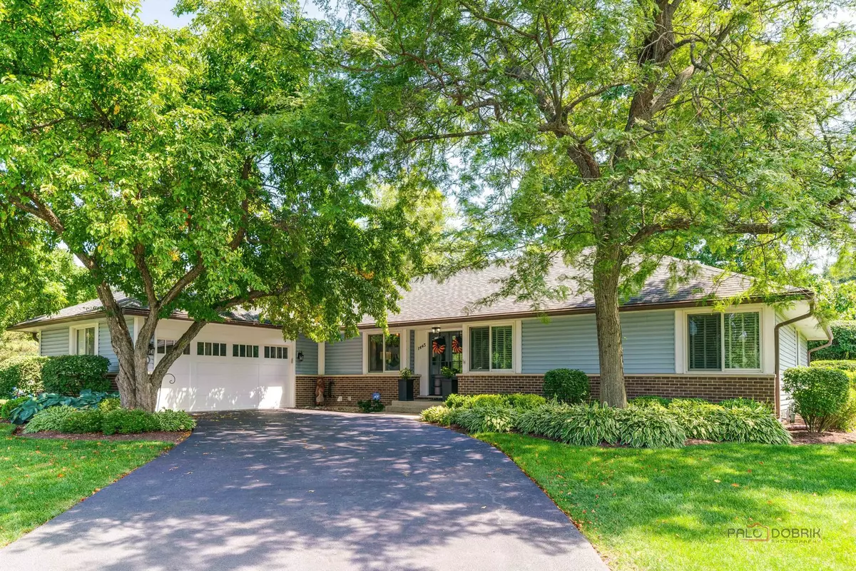 Libertyville, IL 60048,1445 Lexington RD
