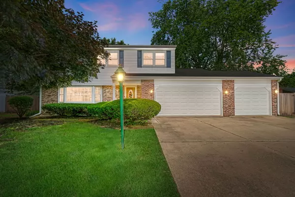 2S054 Orchard RD, Wheaton, IL 60189