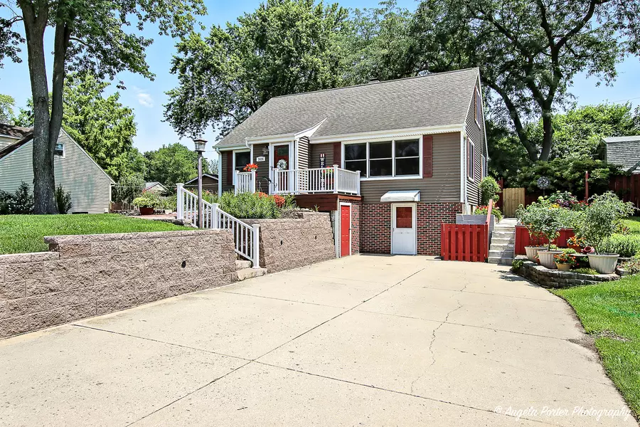 3824 Eastway DR, Island Lake, IL 60042