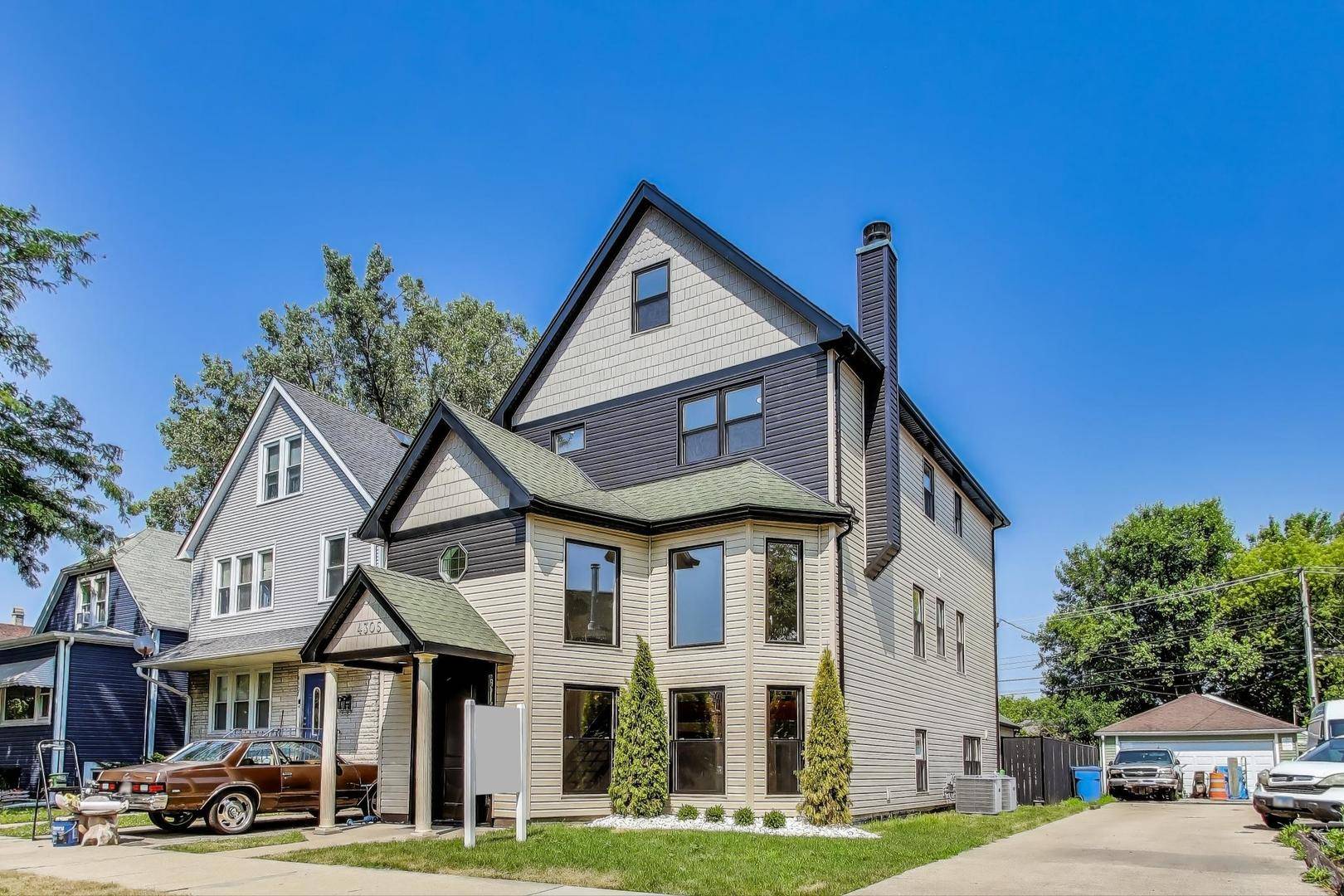 4305 N Mobile AVE, Chicago, IL 60634