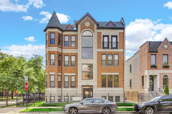 Chicago, IL 60615,4956 S Champlain AVE #1S