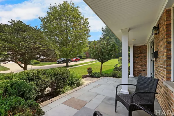 Northbrook, IL 60062,1423 Woodhill DR